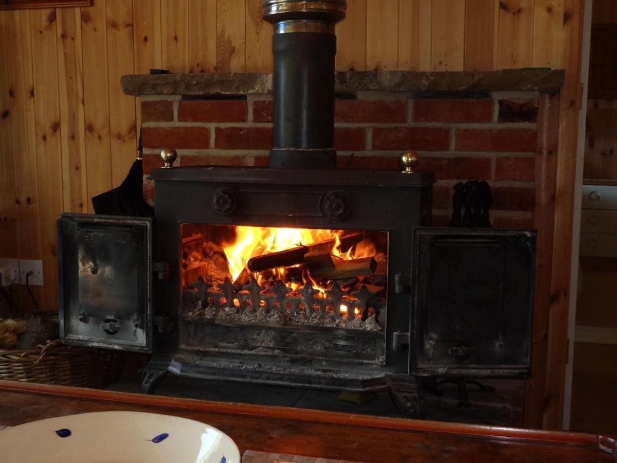 Idyllic Log Cabin Near Stratford Upon Avon מראה חיצוני תמונה