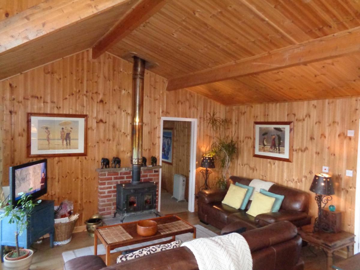 Idyllic Log Cabin Near Stratford Upon Avon מראה חיצוני תמונה