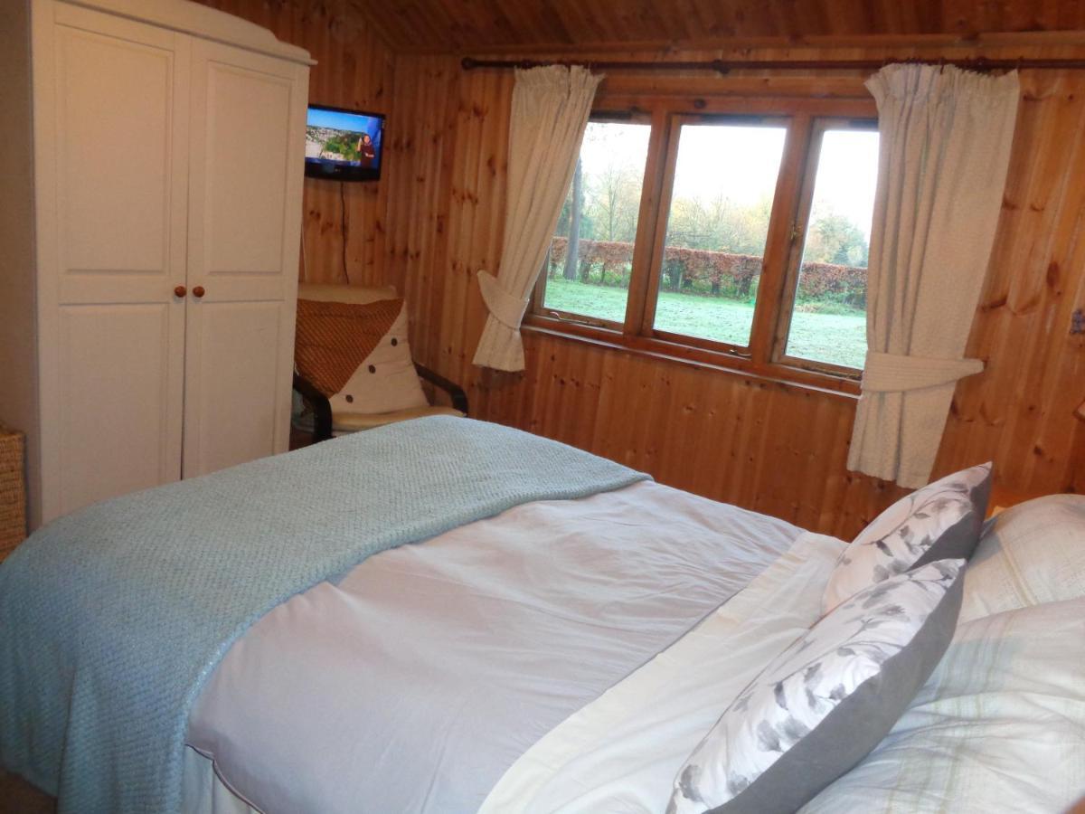 Idyllic Log Cabin Near Stratford Upon Avon מראה חיצוני תמונה